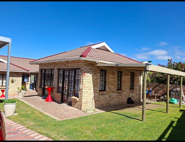 5 BEDROOM HOUSE FOR SALE IN WAVECREST